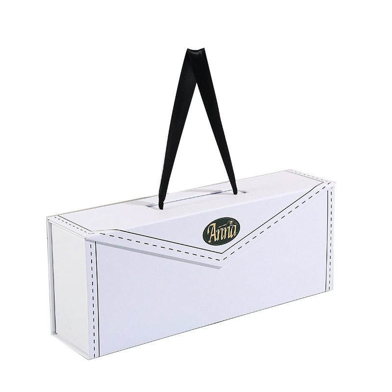 How The Red Wine Packaging Box Attracts Customers' Attention